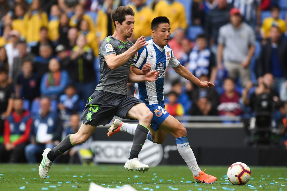 星空网页版入口 -今晨皇家社会备战英超，单刀错失细节曝光，赛场秩序良好，身体对抗强度拉满的简单介绍