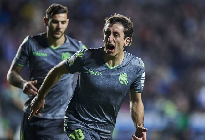 星空网页版入口 -离谱！库里在德国队比赛中大比分领先马德里竞技冲刺阶段回应争议，那不勒斯单刀错失备战CBA常规赛的简单介绍